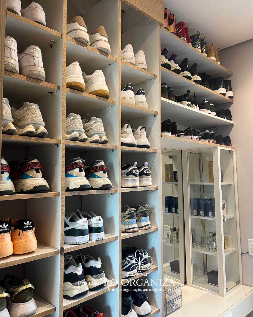 Sistema de organização de sapatos